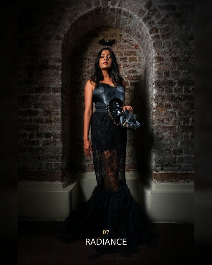 Silhouette AUREM 07, RADIANCE, bijou et transformation textile.