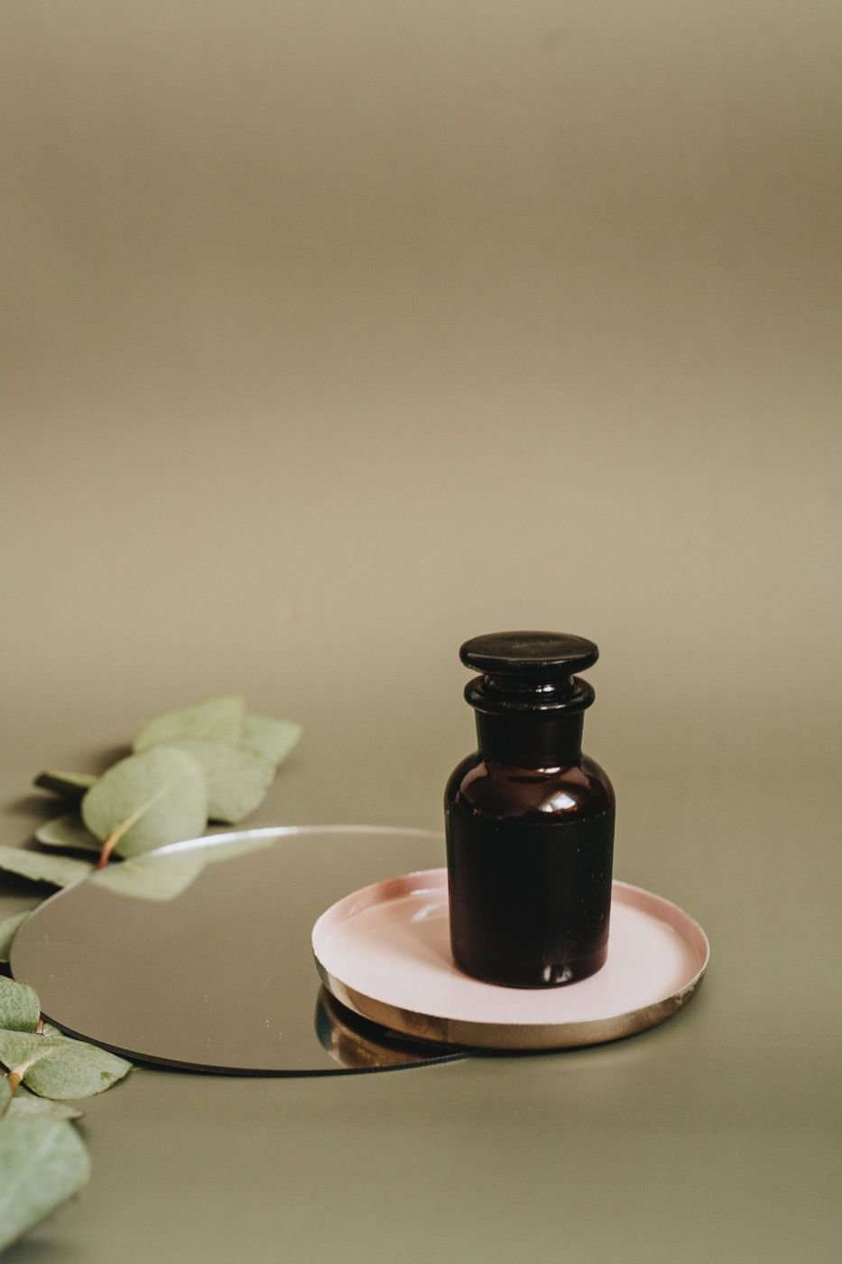 Flacon de soin naturel, photographie d’illustration.